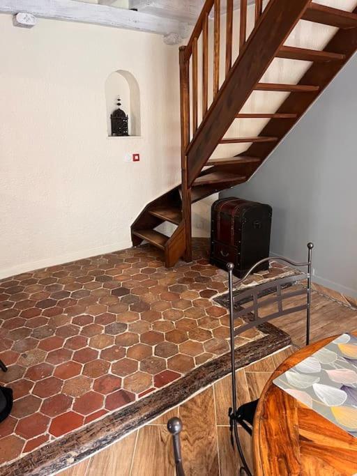 Charme Et Calme Au Coeur De Ville Moret-sur-Loing Exterior foto